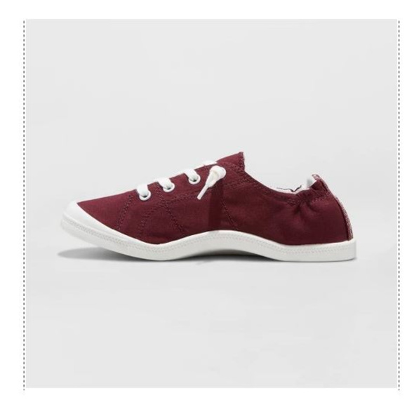 NWT Comfy Burgundy Lace Canvas Sneakers-11 - Picture 2 of 5